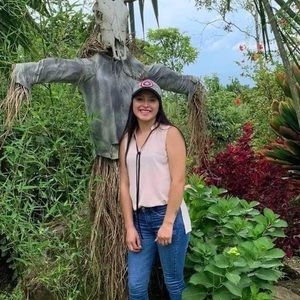 Meet your Posher, Beatriz